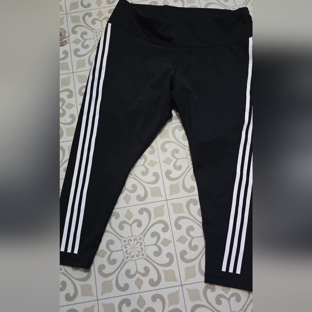 Adidas Women's Plus Size 4X Black High Waisted 3 Stripes Leggings Next-To-New